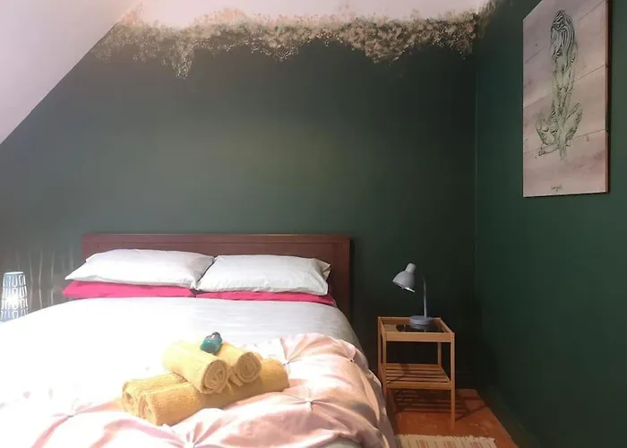 Tranquil Country Escape West Coast Adventure Awaits Villa